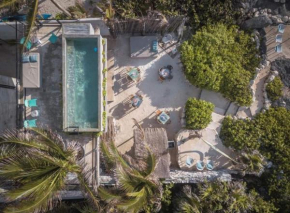 Rocky Villa in Tulum beach walking distance to papaya project!